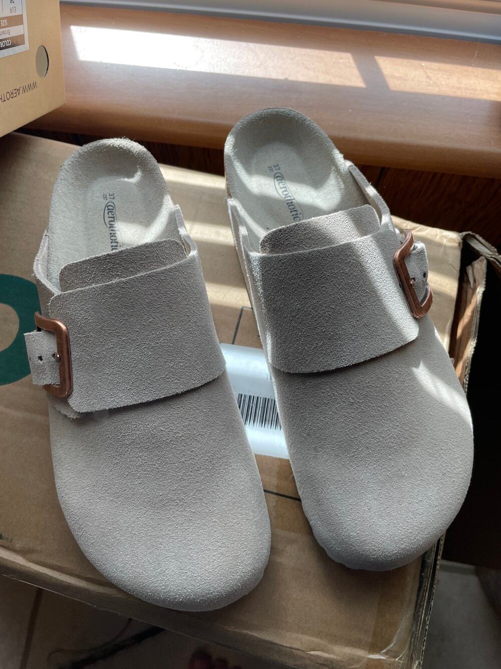 Women’s Aerothotic Mules EUR size 37 Color Cream